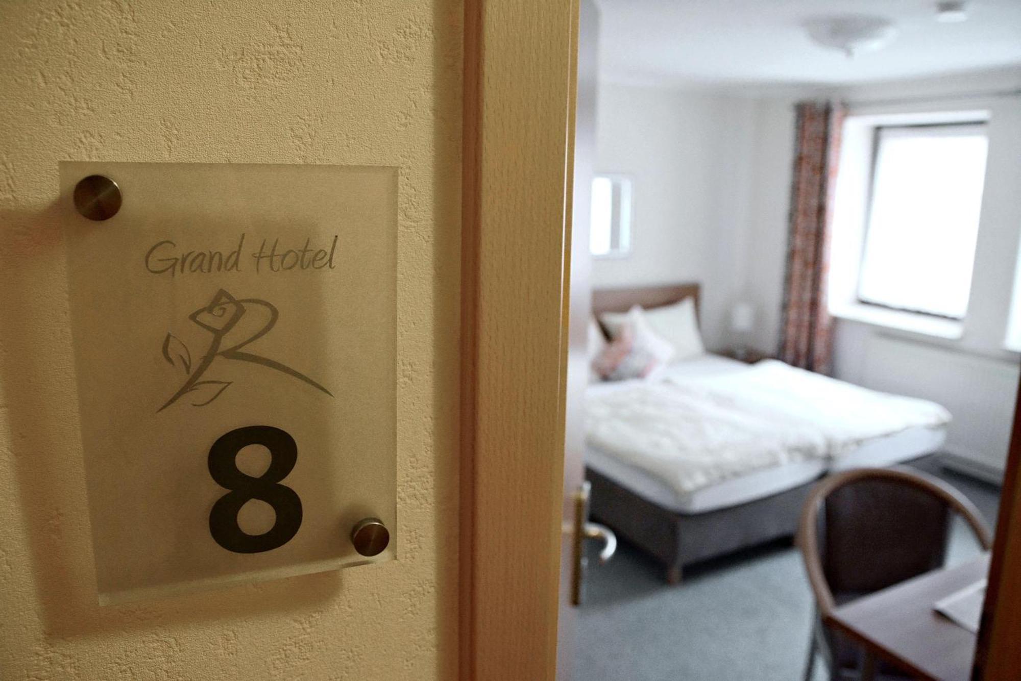 Rosenhotel Scherer Schiffweiler Экстерьер фото