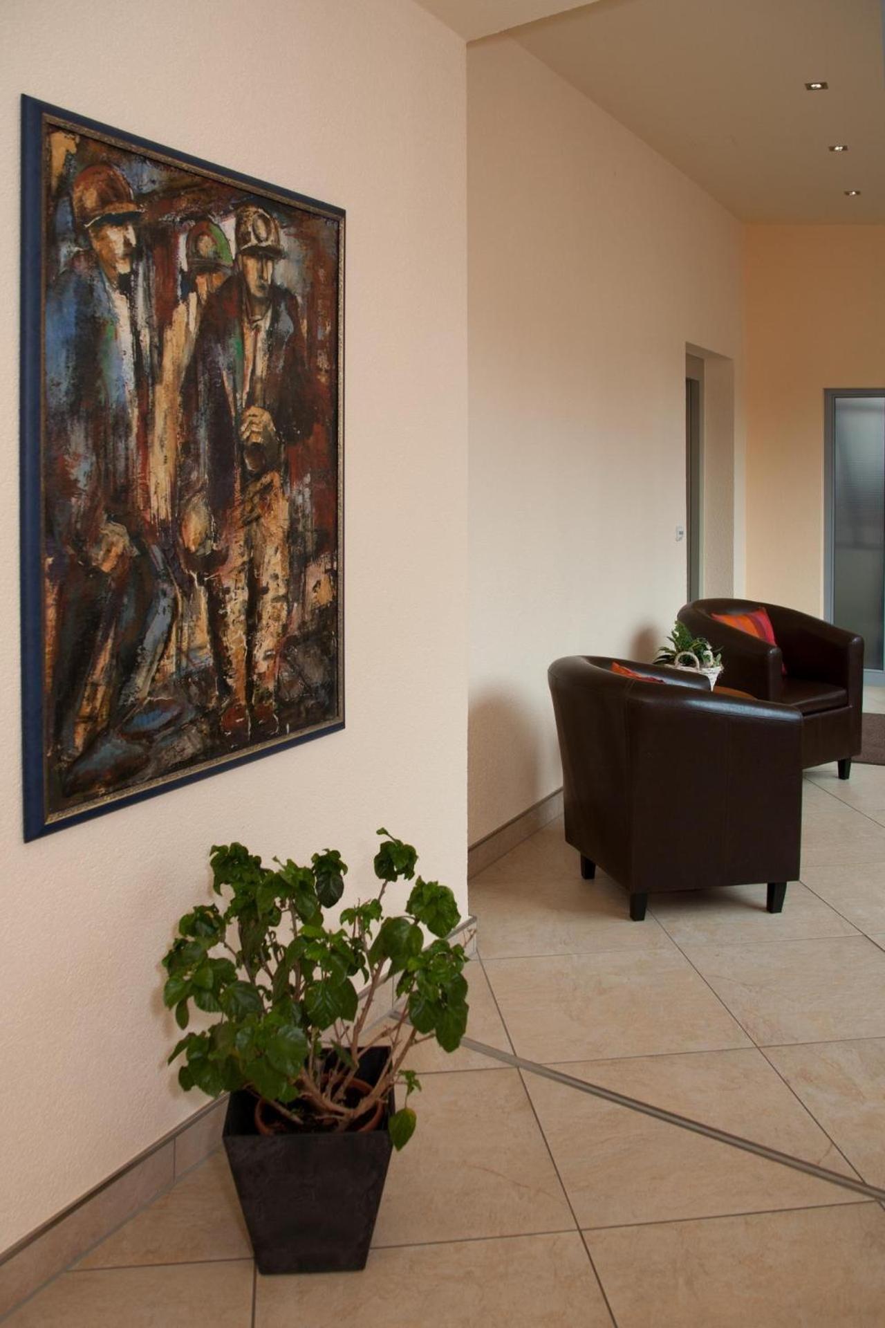 Rosenhotel Scherer Schiffweiler Экстерьер фото
