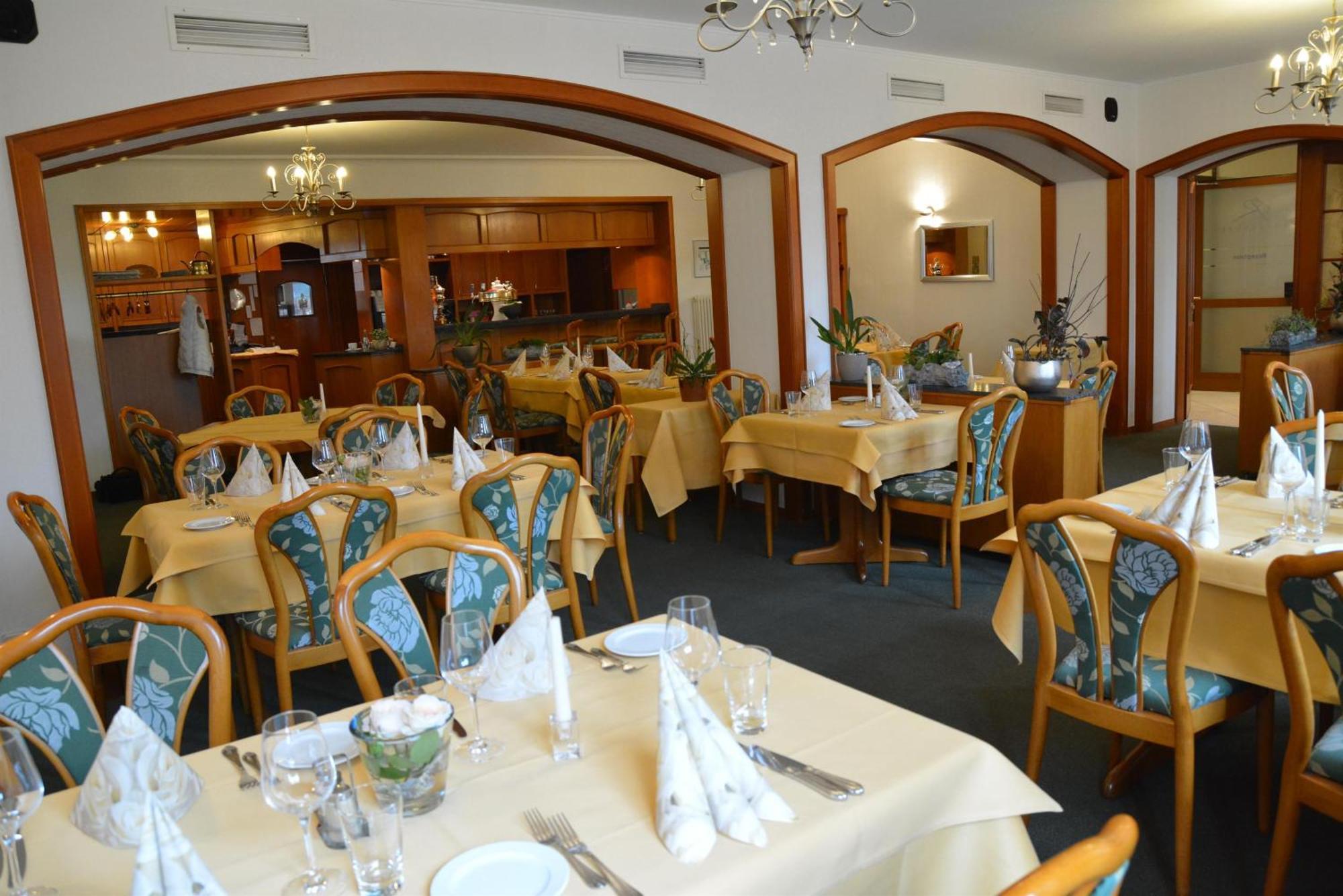 Rosenhotel Scherer Schiffweiler Экстерьер фото